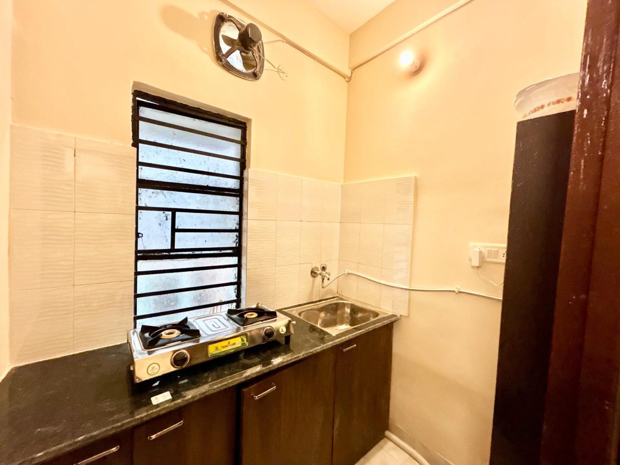 Cozy 2Bhk Apt Near Ruby Hospital & Em Bypass Καλκούτα Εξωτερικό φωτογραφία